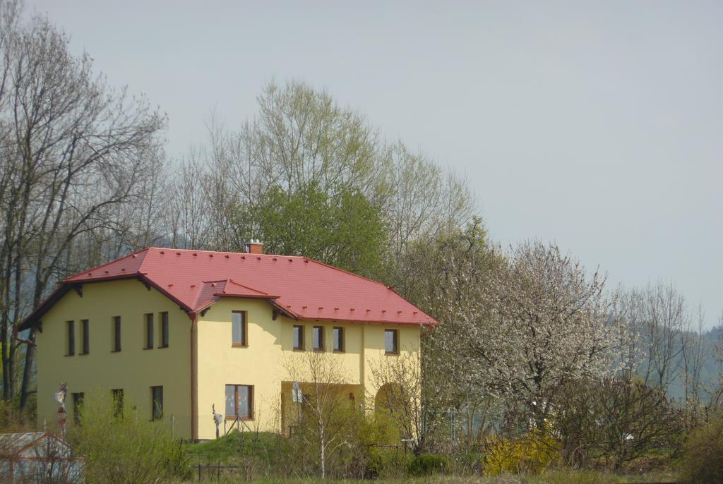 B&B En Mini-Camping Pension Kidafo Libun Exterior photo